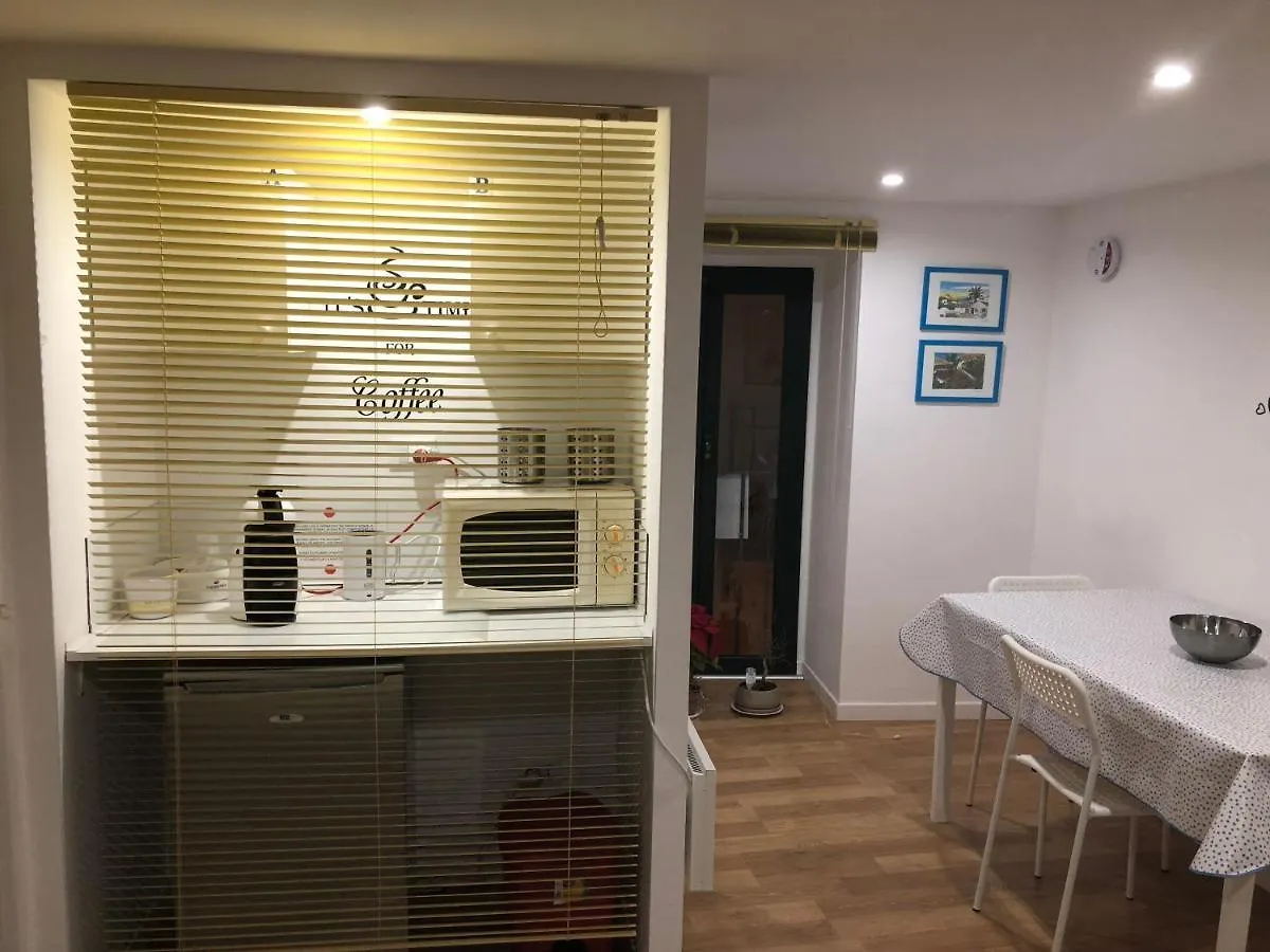 Family House - Bb Home Maletto Palermo 3*,  Italia