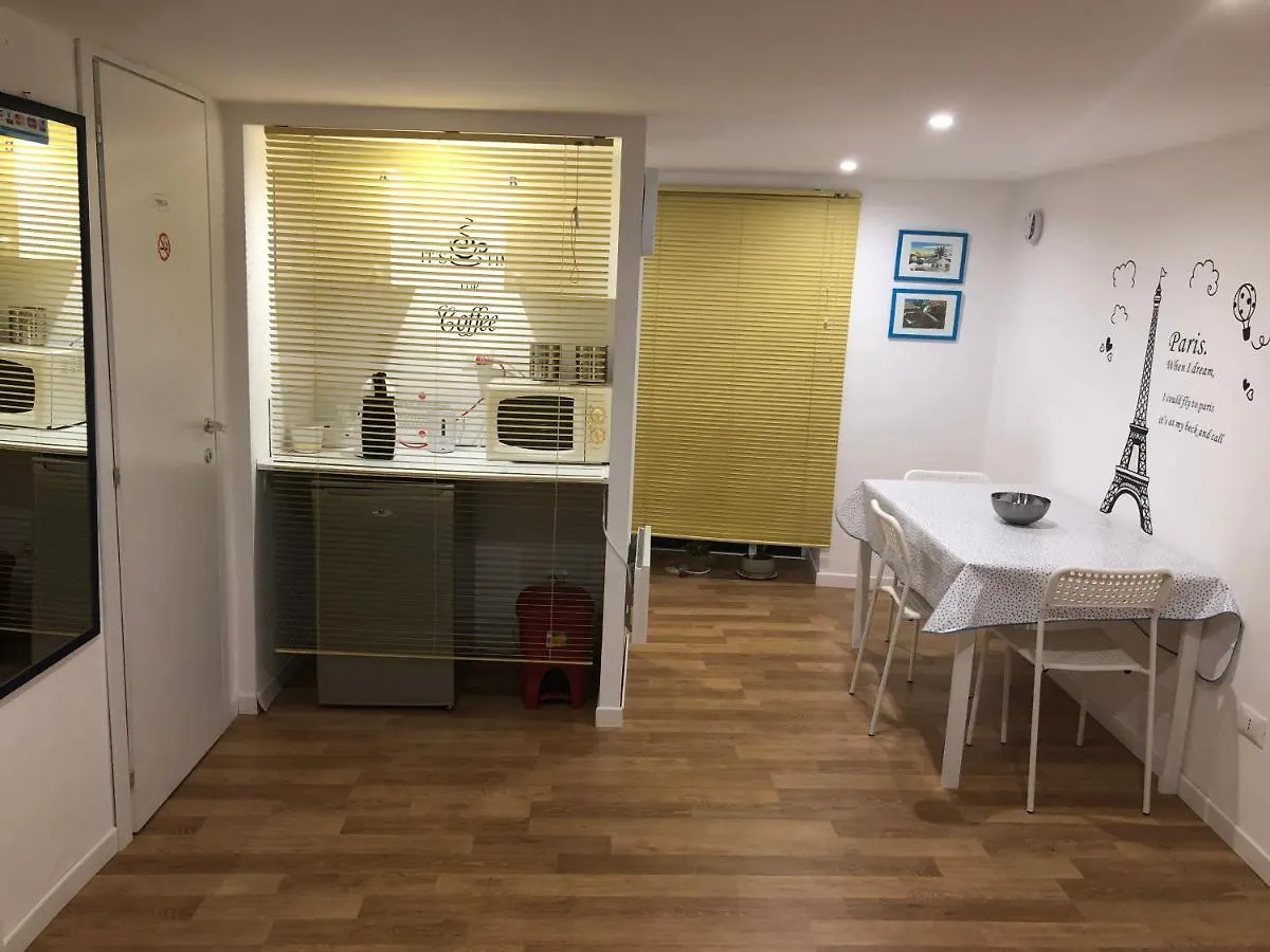Family House - Bb Home Maletto Palermo Bed and breakfast